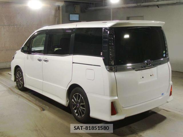 Toyota VOXY 2017-03 8373071-1