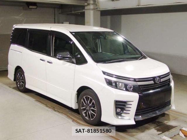 Toyota VOXY 2017-03 8373071-5