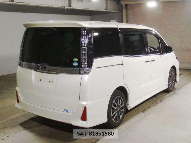 Toyota VOXY 2017-03 8373071-7