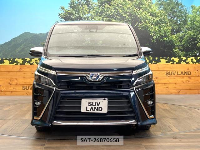 Toyota VOXY 2018-03 8373129-13