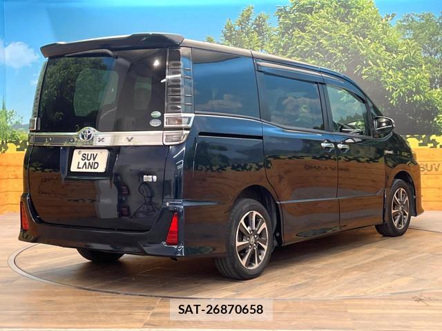 Toyota VOXY 2018-03 8373129-16