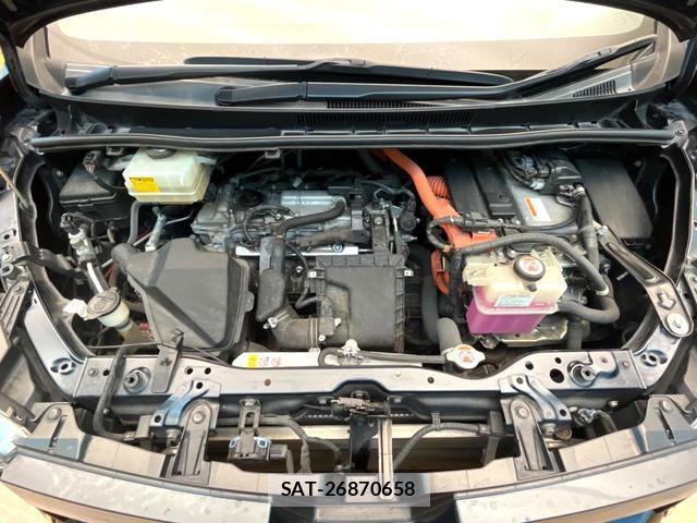 Toyota VOXY 2018-03 8373129-17