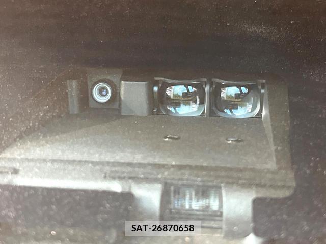 Toyota VOXY 2018-03 8373129-2