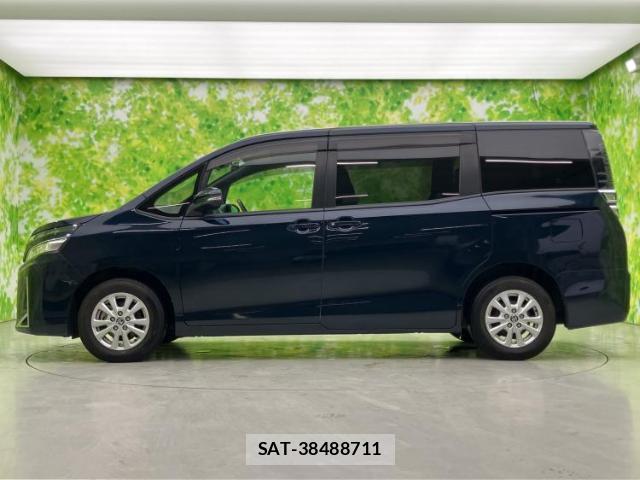 Toyota VOXY 2019-07 8373254-1