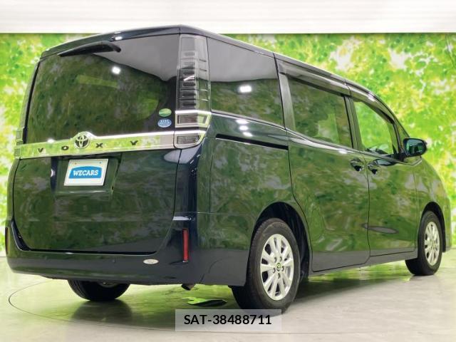 Toyota VOXY 2019-07 8373254-2