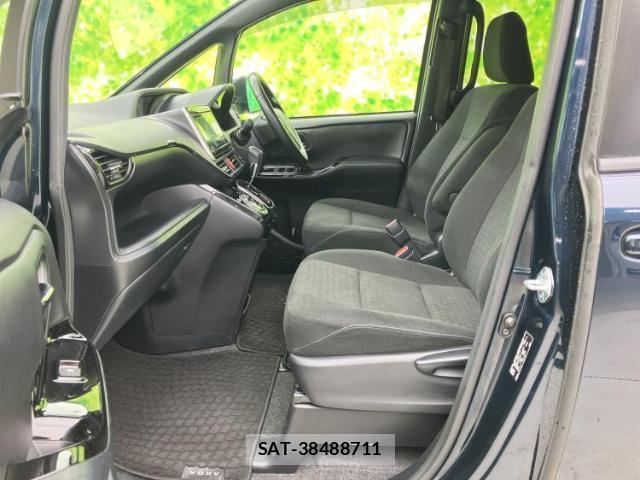Toyota VOXY 2019-07 8373254-6
