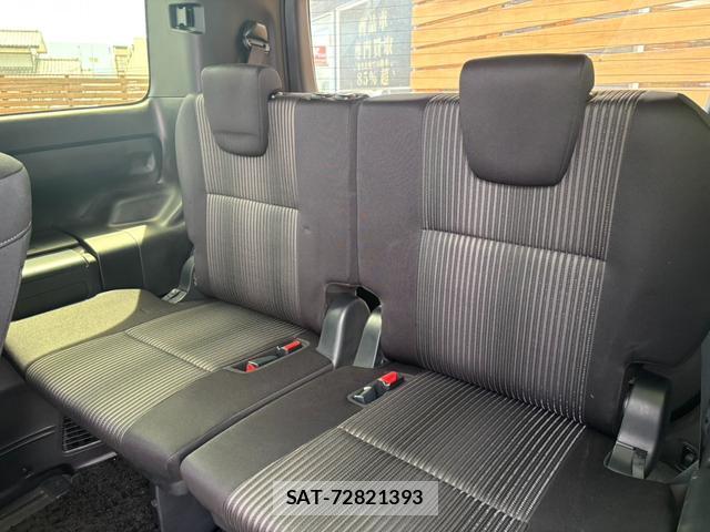 Toyota VOXY 2018-11 8373335-14