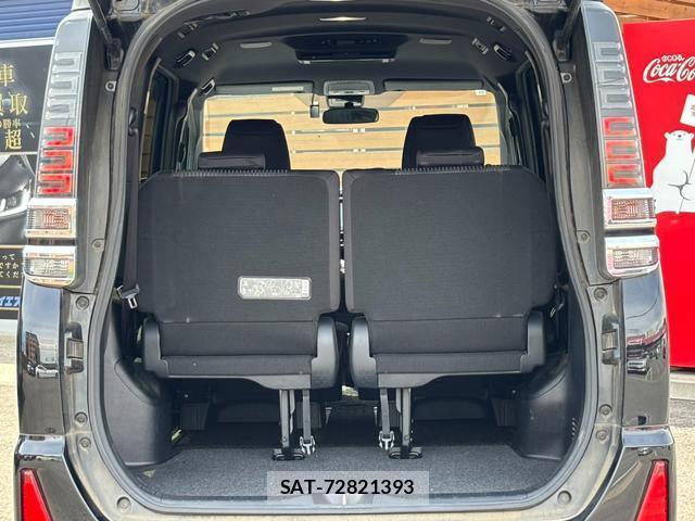Toyota VOXY 2018-11 8373335-16