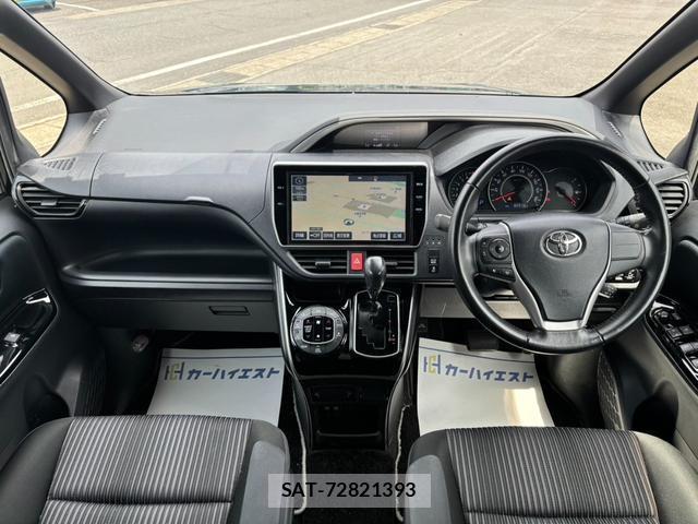 Toyota VOXY 2018-11 8373335-18