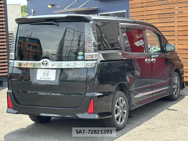 Toyota VOXY 2018-11 8373335-4