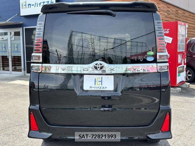 Toyota VOXY 2018-11 8373335-5