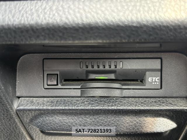 Toyota VOXY 2018-11 8373335-6