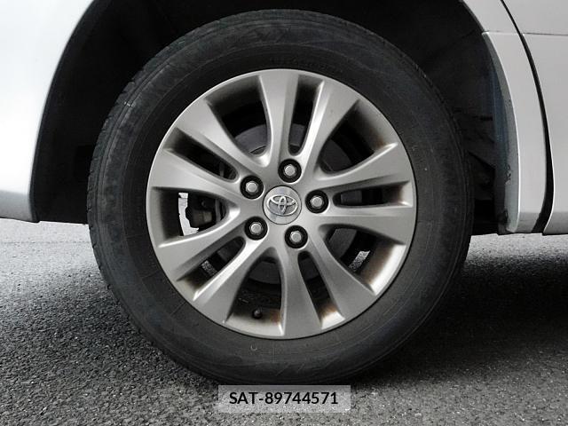 Toyota VOXY 2011-03 8373355-14