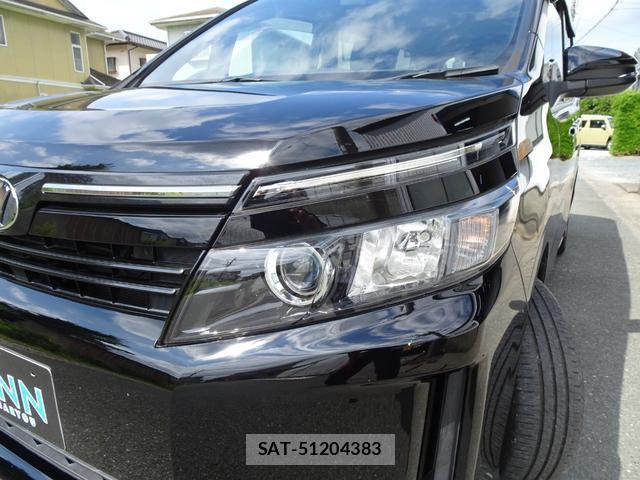 Toyota VOXY 2014-09 8373357-10