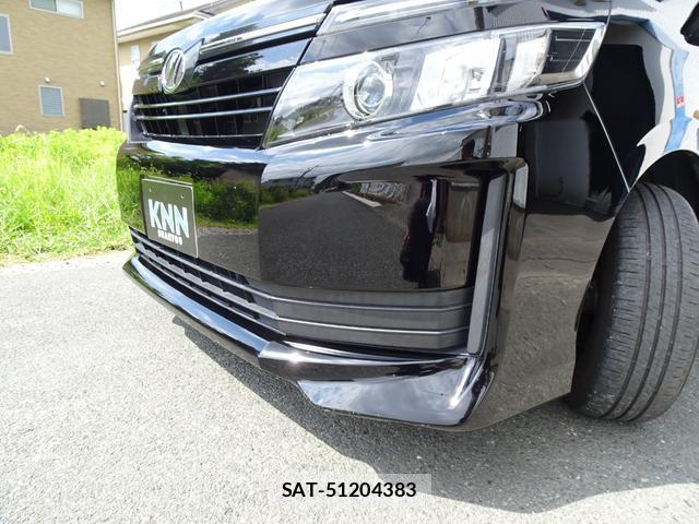 Toyota VOXY 2014-09 8373357-11