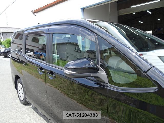 Toyota VOXY 2014-09 8373357-17