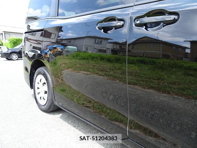 Toyota VOXY 2014-09 8373357-19