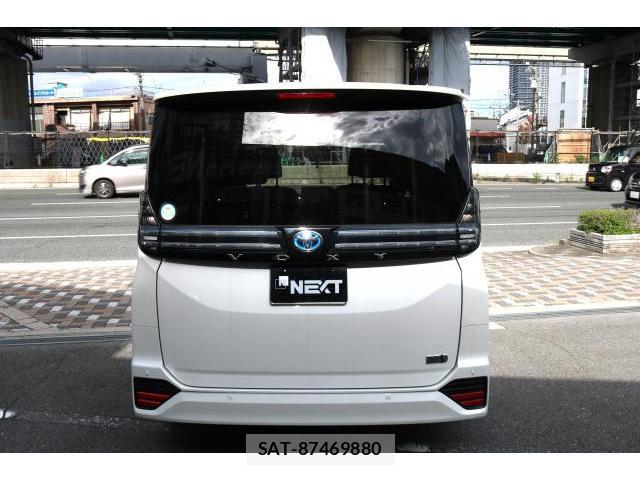 Toyota VOXY 2023-02 8373371-1