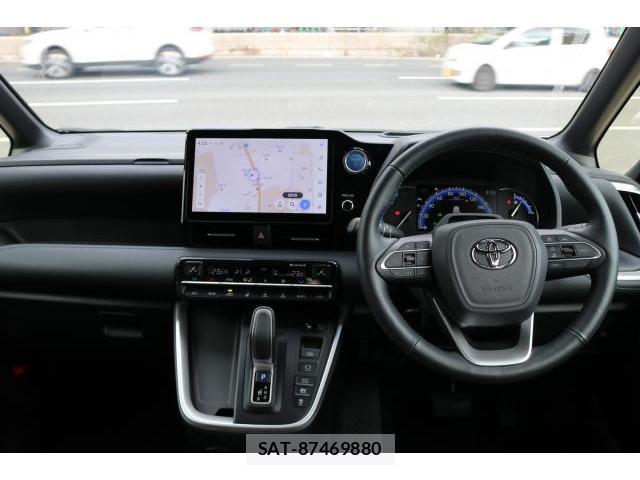 Toyota VOXY 2023-02 8373371-2