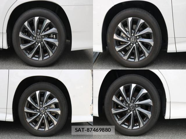 Toyota VOXY 2023-02 8373371-8