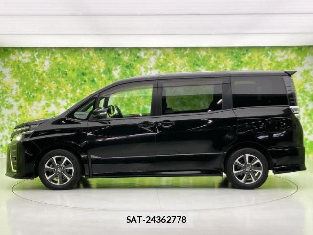 Toyota VOXY 2017-08 8373413-1