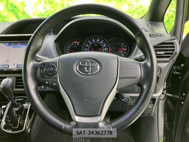 Toyota VOXY 2017-08 8373413-13