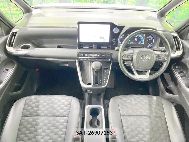 Toyota VOXY 2022-12 8373470-1