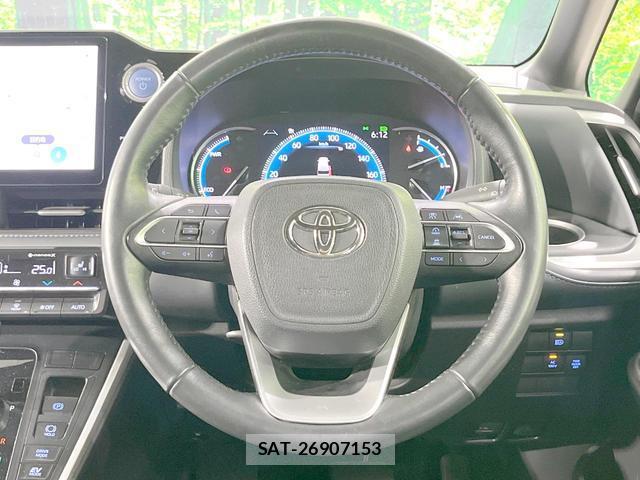 Toyota VOXY 2022-12 8373470-11