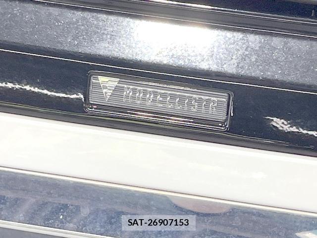 Toyota VOXY 2022-12 8373470-2