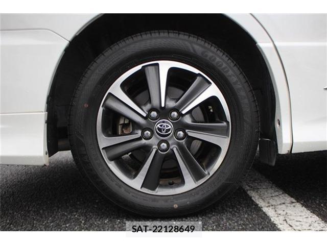 Toyota VOXY 2021-07 8373533-17