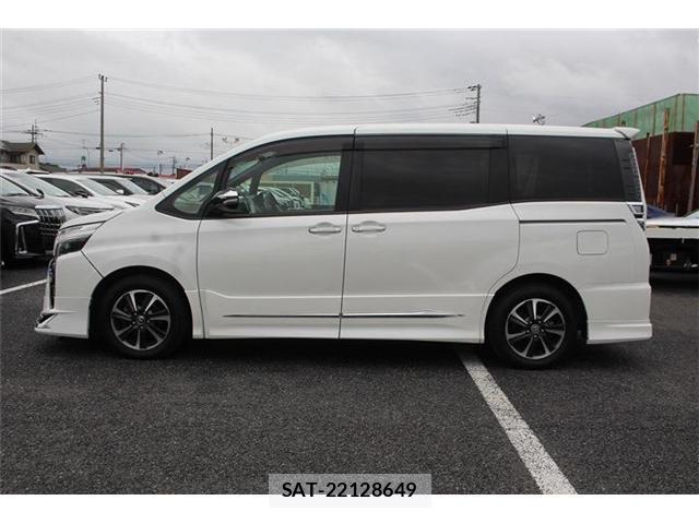 Toyota VOXY 2021-07 8373533-9