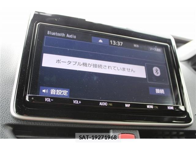 Toyota VOXY 2019-06 8373536-3