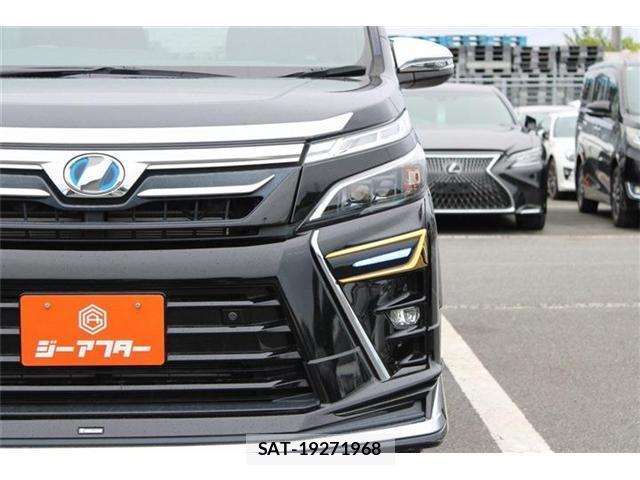 Toyota VOXY 2019-06 8373536-8