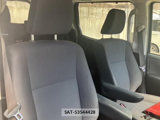 Toyota VOXY 2014-09 8373553-4