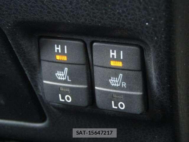 Toyota VOXY 2017-07 8373708-11