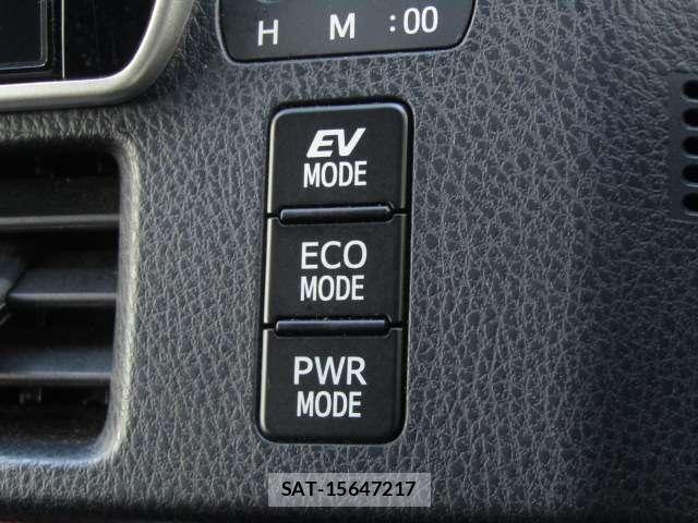 Toyota VOXY 2017-07 8373708-15
