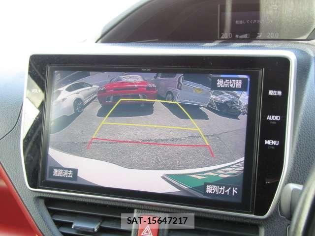 Toyota VOXY 2017-07 8373708-7