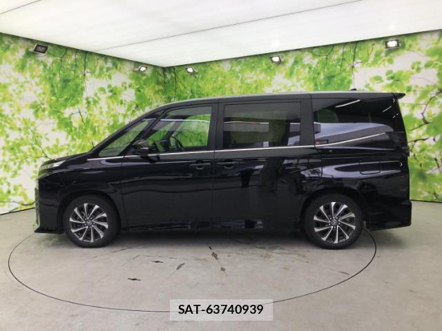 Toyota VOXY 2023-06 8373747-1