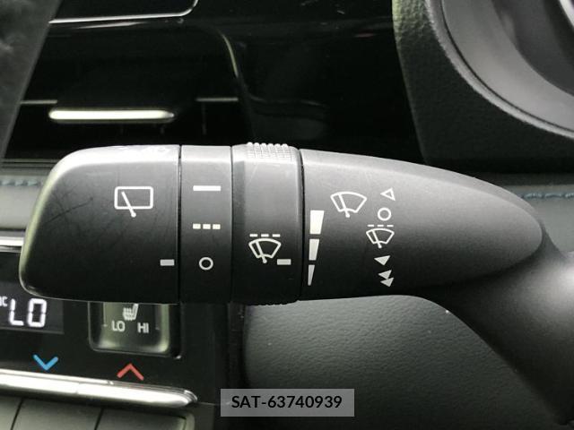 Toyota VOXY 2023-06 8373747-16