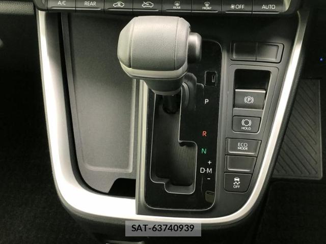 Toyota VOXY 2023-06 8373747-17