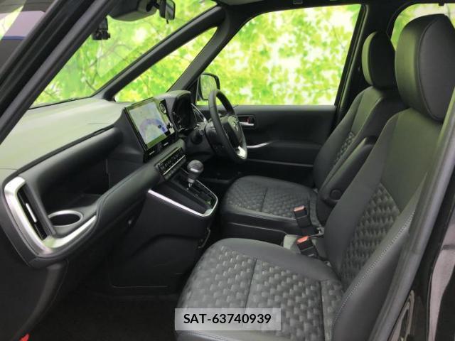 Toyota VOXY 2023-06 8373747-5