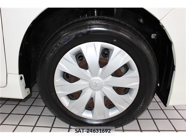 Toyota VOXY 2016-09 8373772-17