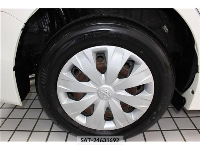 Toyota VOXY 2016-09 8373772-18
