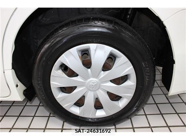 Toyota VOXY 2016-09 8373772-19