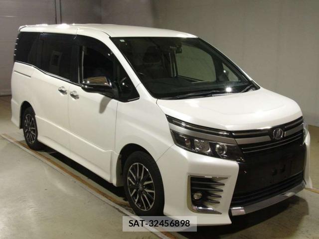Toyota VOXY 2016-08 8373860-0