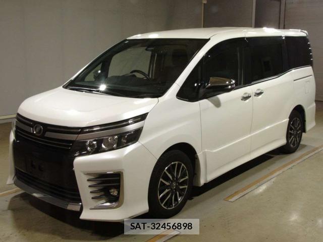Toyota VOXY 2016-08 8373860-9