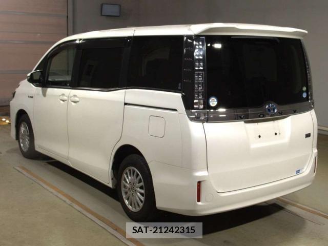 Toyota VOXY 2014-11 8373861-1