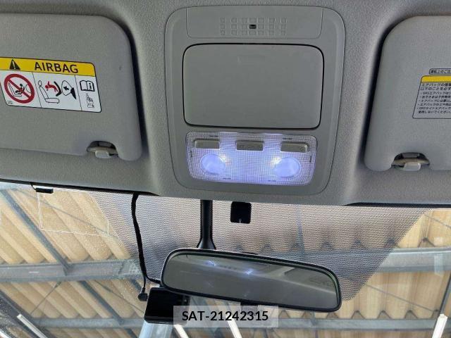 Toyota VOXY 2014-11 8373861-6