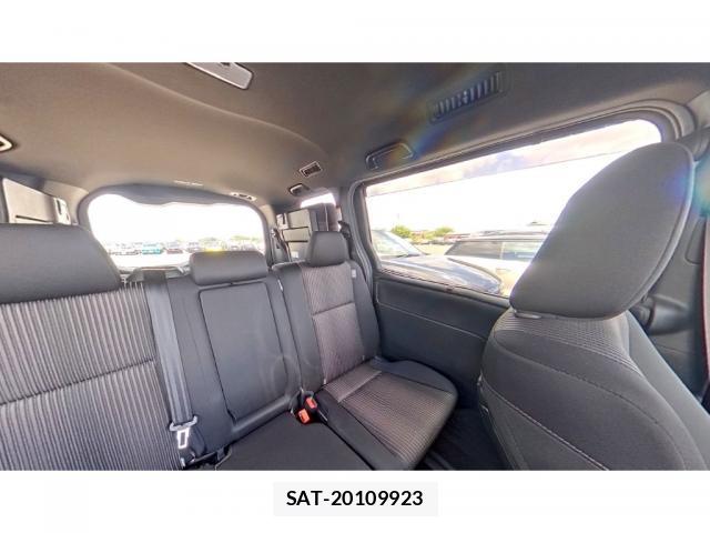 Toyota VOXY 2017-08 8373886-5
