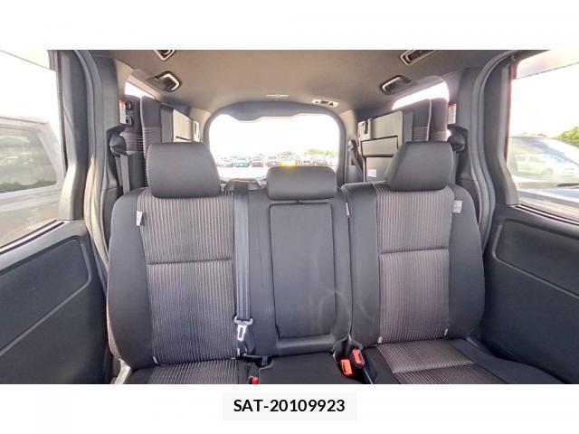 Toyota VOXY 2017-08 8373886-7